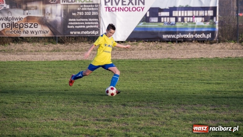 Zdjęcie w galerii na portalu naszraciborz.pl: Młodziki Unii Racibórz mistrzem jesieni wiadomości z regionu