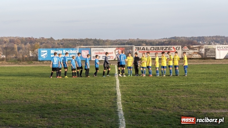 Zdjęcie w galerii na portalu naszraciborz.pl: Młodziki Unii Racibórz mistrzem jesieni wiadomości z regionu