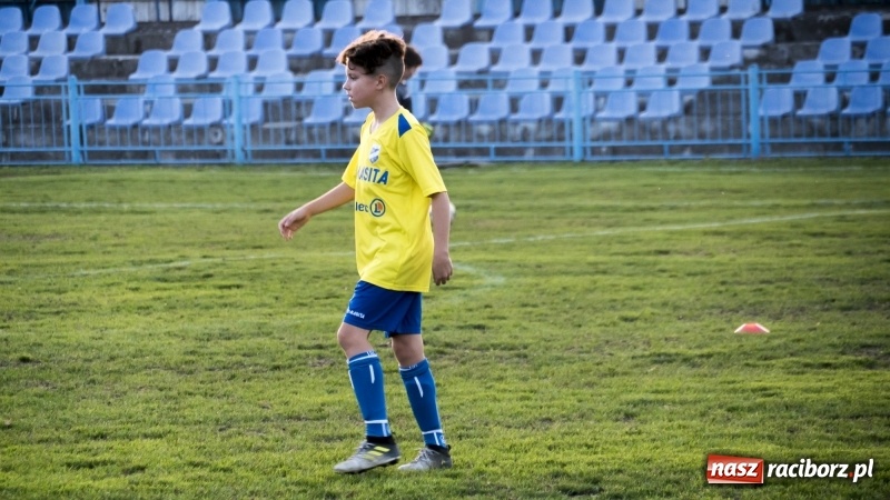 Zdjęcie w galerii na portalu naszraciborz.pl: Młodziki Unii Racibórz mistrzem jesieni wiadomości z regionu