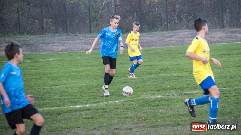 Zdjęcie w galerii na portalu naszraciborz.pl: Młodziki Unii Racibórz mistrzem jesieni wiadomości z regionu