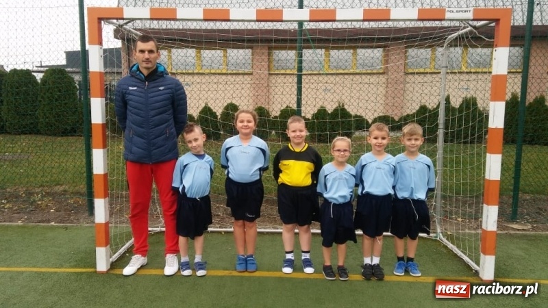 Zdjęcie w galerii na portalu naszraciborz.pl: Eliminacje powiatowe Pucharu Tymbarku chłopców U8 w Pawłowie wiadomości z regionu