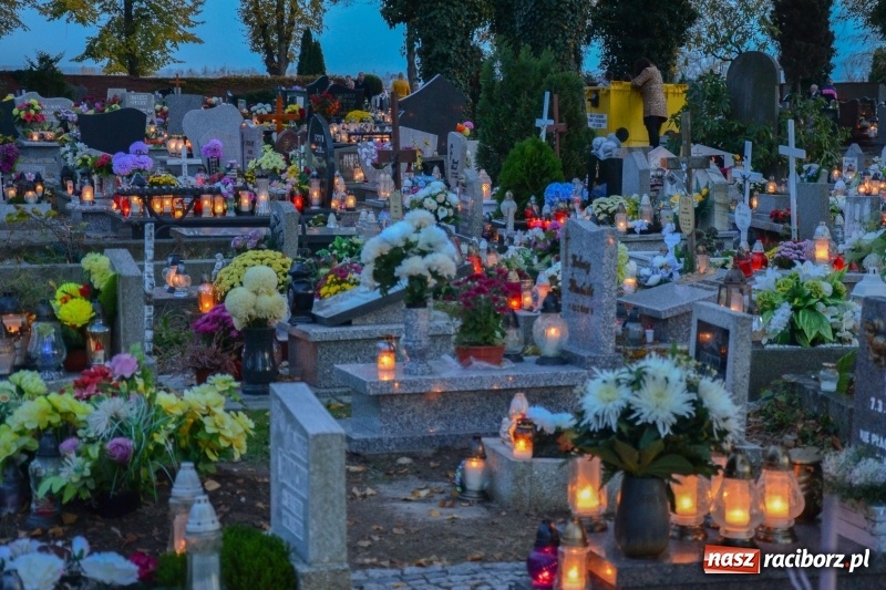 Zdjęcie w galerii na portalu naszraciborz.pl: Dzień Zaduszny na raciborskim Jeruzalem wiadomości z regionu