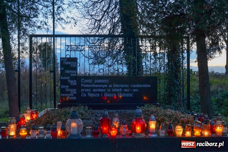 Zdjęcie w galerii na portalu naszraciborz.pl: Dzień Zaduszny na raciborskim Jeruzalem wiadomości z regionu