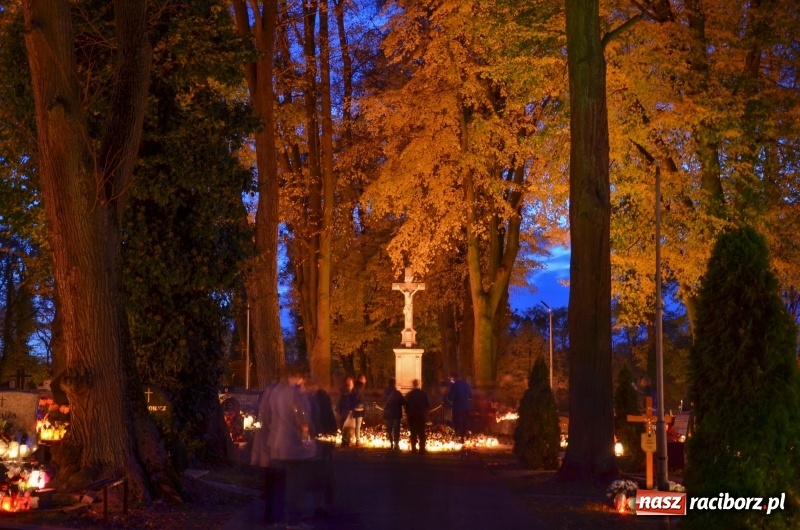 Zdjęcie w galerii na portalu naszraciborz.pl: Dzień Zaduszny na raciborskim Jeruzalem wiadomości z regionu