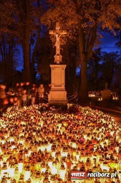 Zdjęcie w galerii na portalu naszraciborz.pl: Dzień Zaduszny na raciborskim Jeruzalem wiadomości z regionu