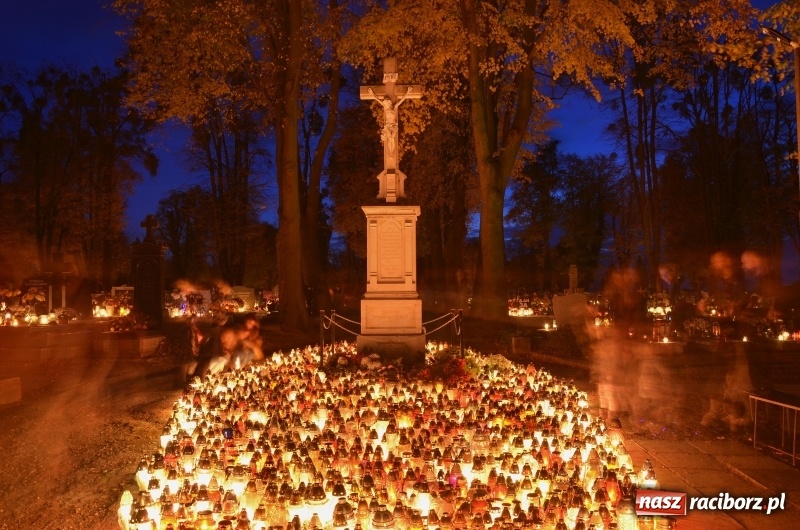 Zdjęcie w galerii na portalu naszraciborz.pl: Dzień Zaduszny na raciborskim Jeruzalem wiadomości z regionu