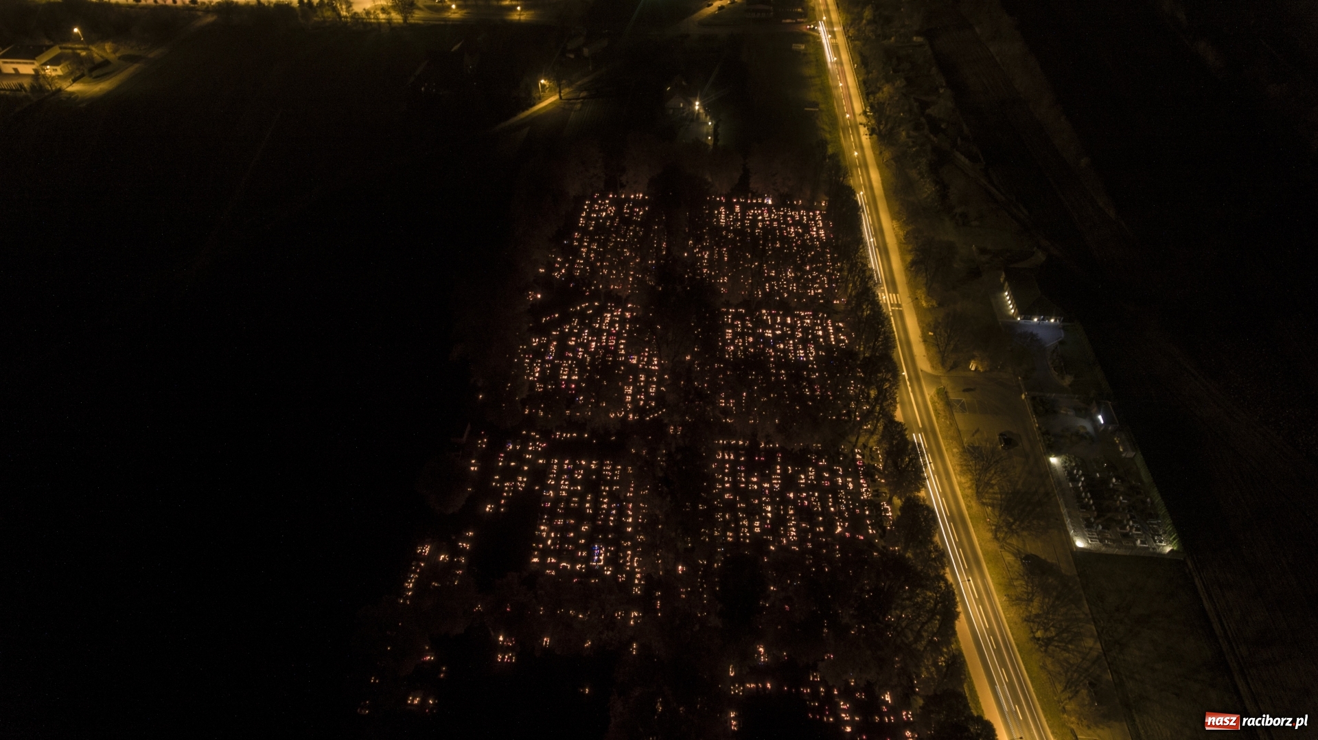 Zdjęcie w galerii na portalu naszraciborz.pl: Dzień Zaduszny. Raciborskie nekropolie z lotu ptaka  wiadomości z regionu