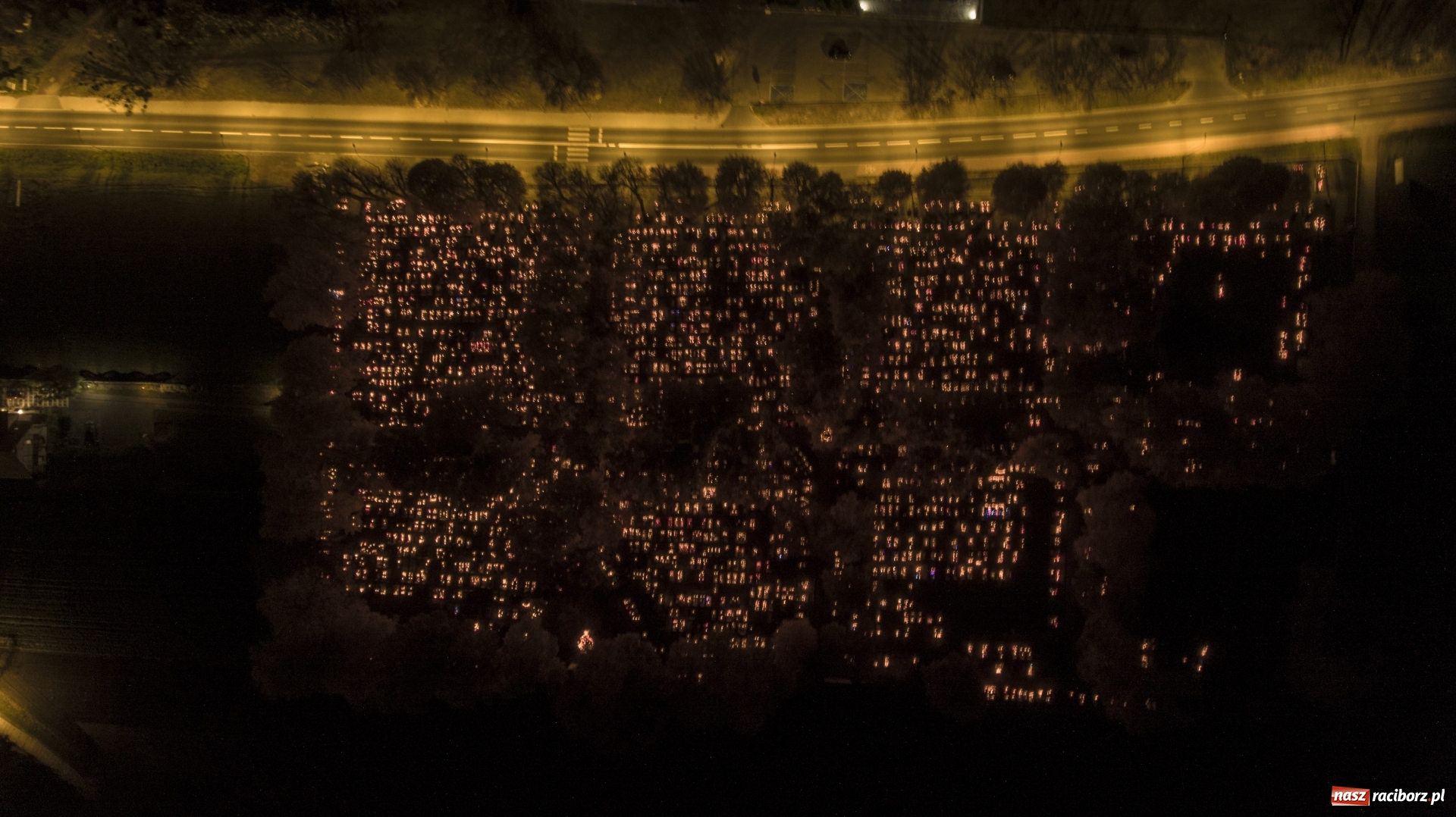 Zdjęcie w galerii na portalu naszraciborz.pl: Dzień Zaduszny. Raciborskie nekropolie z lotu ptaka  wiadomości z regionu