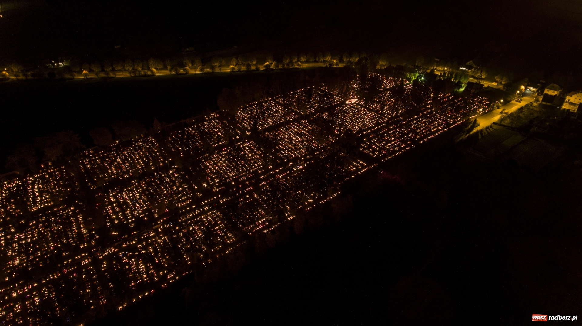 Zdjęcie w galerii na portalu naszraciborz.pl: Dzień Zaduszny. Raciborskie nekropolie z lotu ptaka  wiadomości z regionu