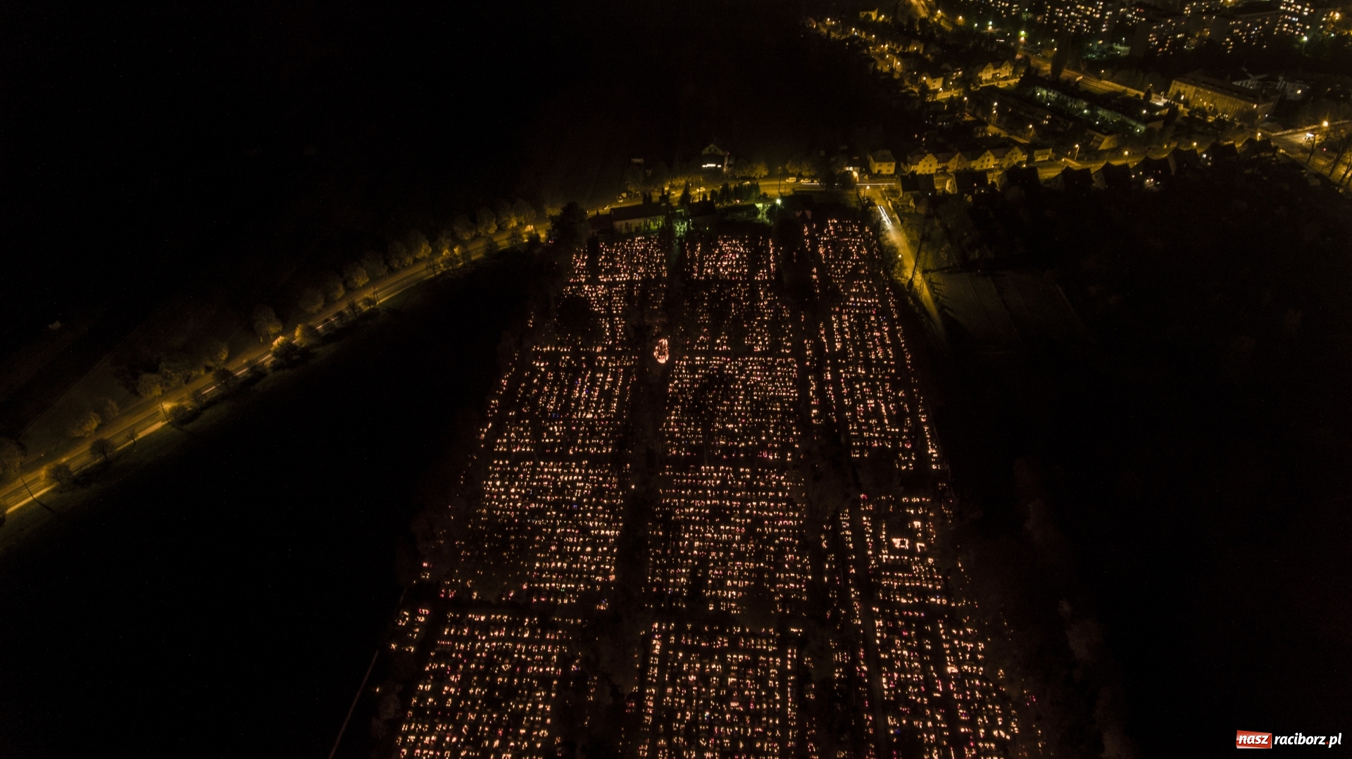 Zdjęcie w galerii na portalu naszraciborz.pl: Dzień Zaduszny. Raciborskie nekropolie z lotu ptaka  wiadomości z regionu