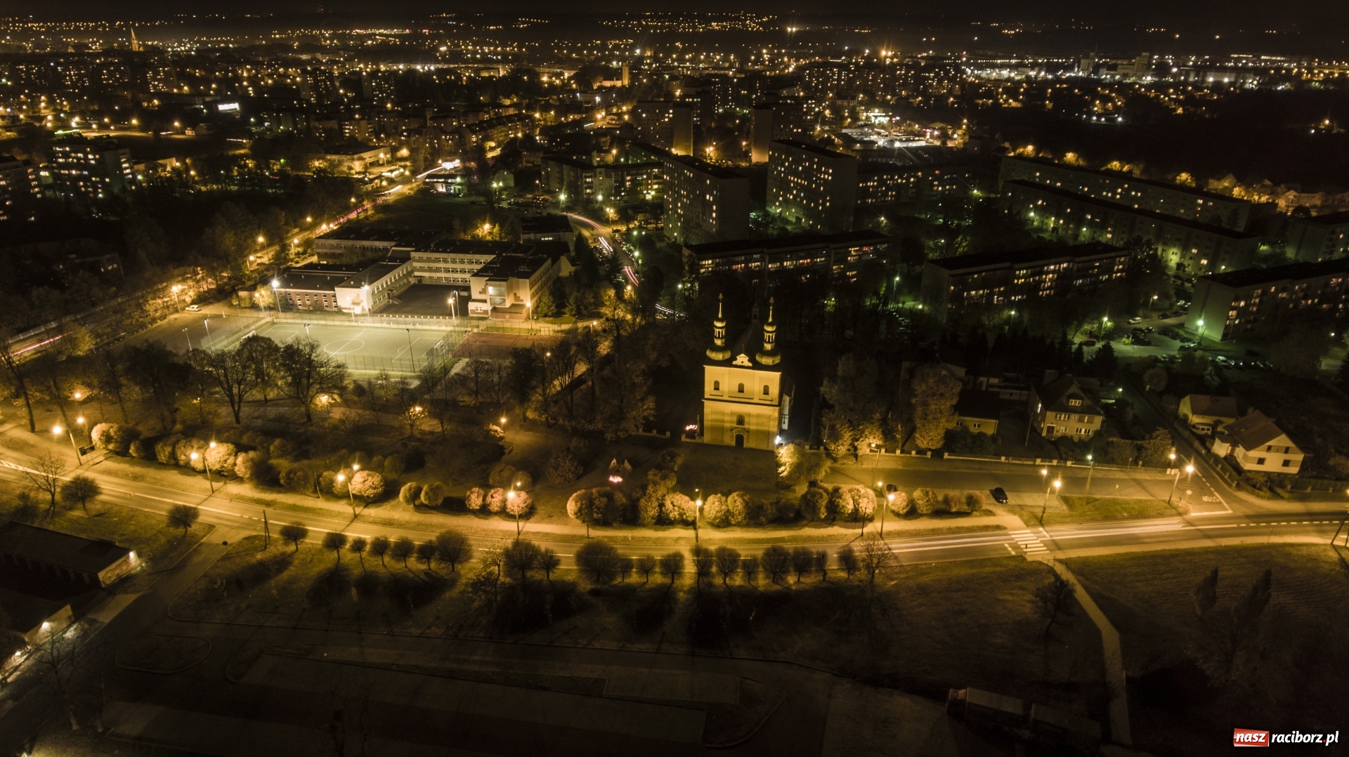 Zdjęcie w galerii na portalu naszraciborz.pl: Dzień Zaduszny. Raciborskie nekropolie z lotu ptaka  wiadomości z regionu