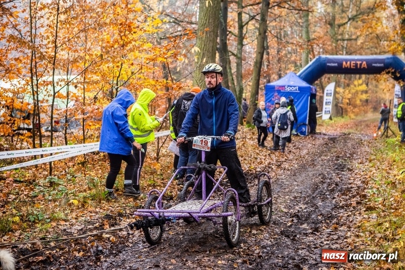 Zdjęcie w galerii na portalu naszraciborz.pl: SZCZEKOWYJE, czyli I Ogólnopolskie Zawody Psich Zaprzęgów w Rudach  wiadomości z regionu