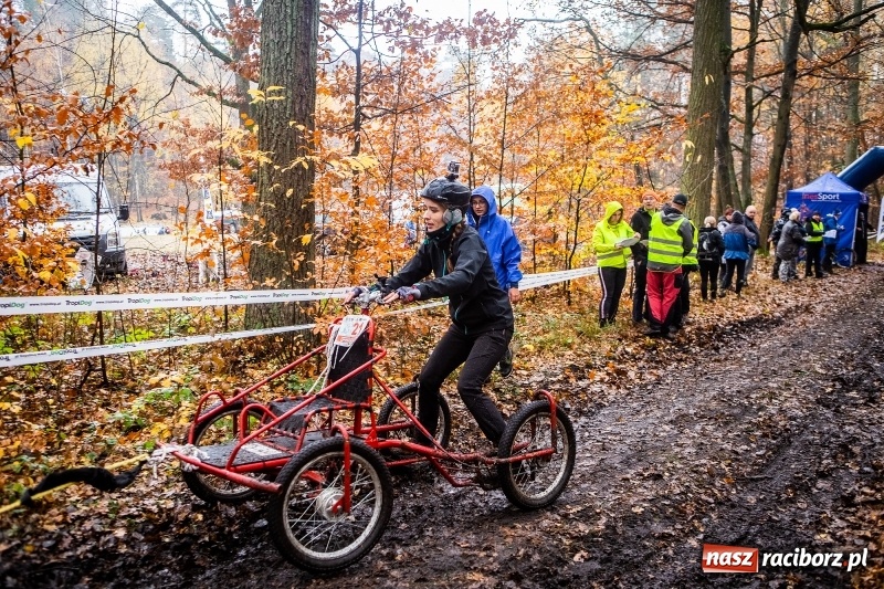 Zdjęcie w galerii na portalu naszraciborz.pl: SZCZEKOWYJE, czyli I Ogólnopolskie Zawody Psich Zaprzęgów w Rudach  wiadomości z regionu