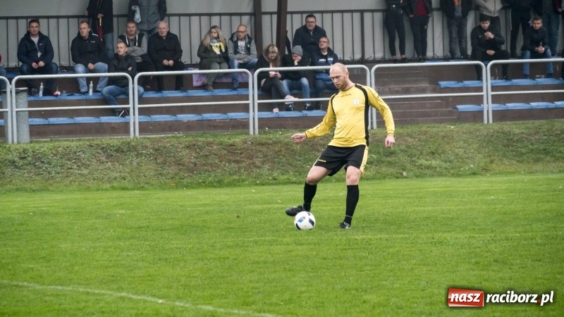 Zdjęcie w galerii na portalu naszraciborz.pl: Derby Podokręgu: Duet Żbikowskich nie sprostał Frydrykowi wiadomości z regionu