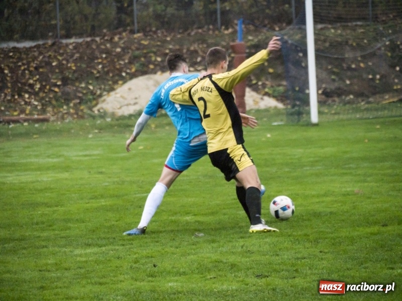 Zdjęcie w galerii na portalu naszraciborz.pl: Derby Podokręgu: Duet Żbikowskich nie sprostał Frydrykowi wiadomości z regionu