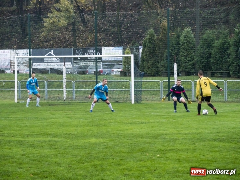 Zdjęcie w galerii na portalu naszraciborz.pl: Derby Podokręgu: Duet Żbikowskich nie sprostał Frydrykowi wiadomości z regionu
