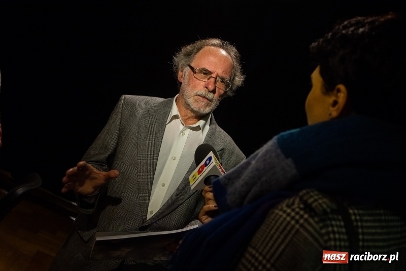 Zdjęcie w galerii na portalu naszraciborz.pl: Promocja kolejnego numeru Almanachu Prowincjonalnego wiadomości z regionu