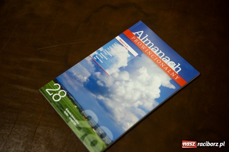 Zdjęcie w galerii na portalu naszraciborz.pl: Promocja kolejnego numeru Almanachu Prowincjonalnego wiadomości z regionu