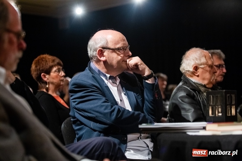 Zdjęcie w galerii na portalu naszraciborz.pl: Promocja kolejnego numeru Almanachu Prowincjonalnego wiadomości z regionu