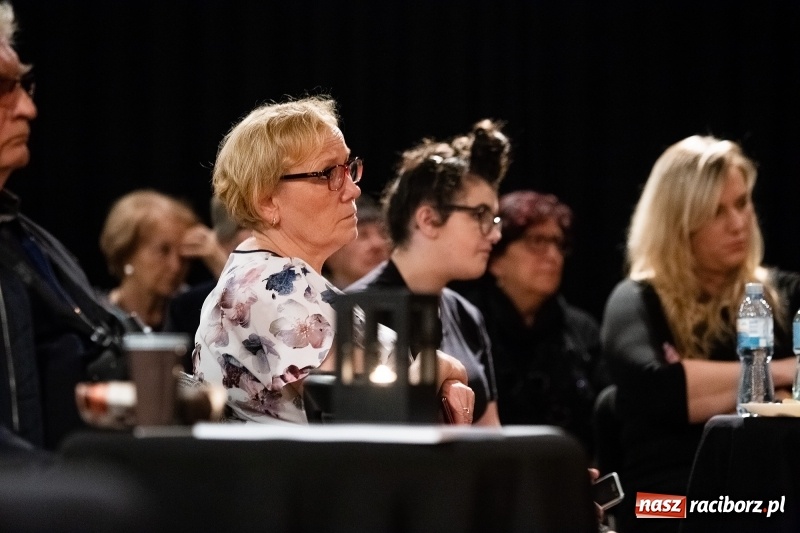 Zdjęcie w galerii na portalu naszraciborz.pl: Promocja kolejnego numeru Almanachu Prowincjonalnego wiadomości z regionu