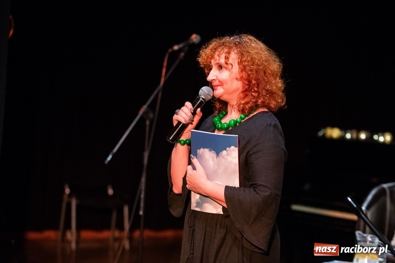 Zdjęcie w galerii na portalu naszraciborz.pl: Promocja kolejnego numeru Almanachu Prowincjonalnego wiadomości z regionu