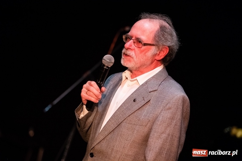 Zdjęcie w galerii na portalu naszraciborz.pl: Promocja kolejnego numeru Almanachu Prowincjonalnego wiadomości z regionu