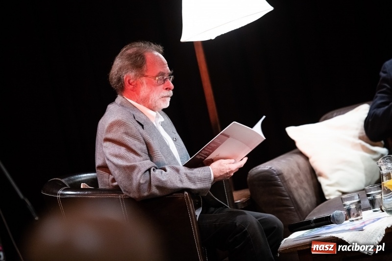 Zdjęcie w galerii na portalu naszraciborz.pl: Promocja kolejnego numeru Almanachu Prowincjonalnego wiadomości z regionu