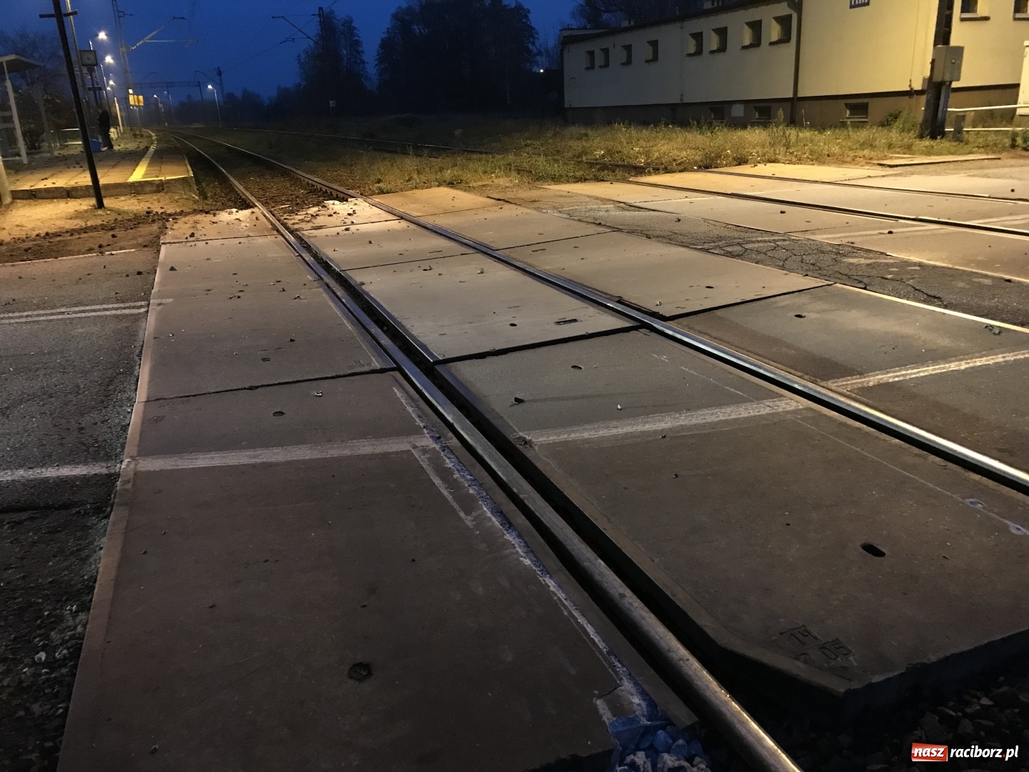 Zdjęcie w galerii na portalu naszraciborz.pl: Uwaga! W Markowicach wykoleił się skład towarowy. Linia na Kędzierzyn-Koźle zablokowana  wiadomości z regionu