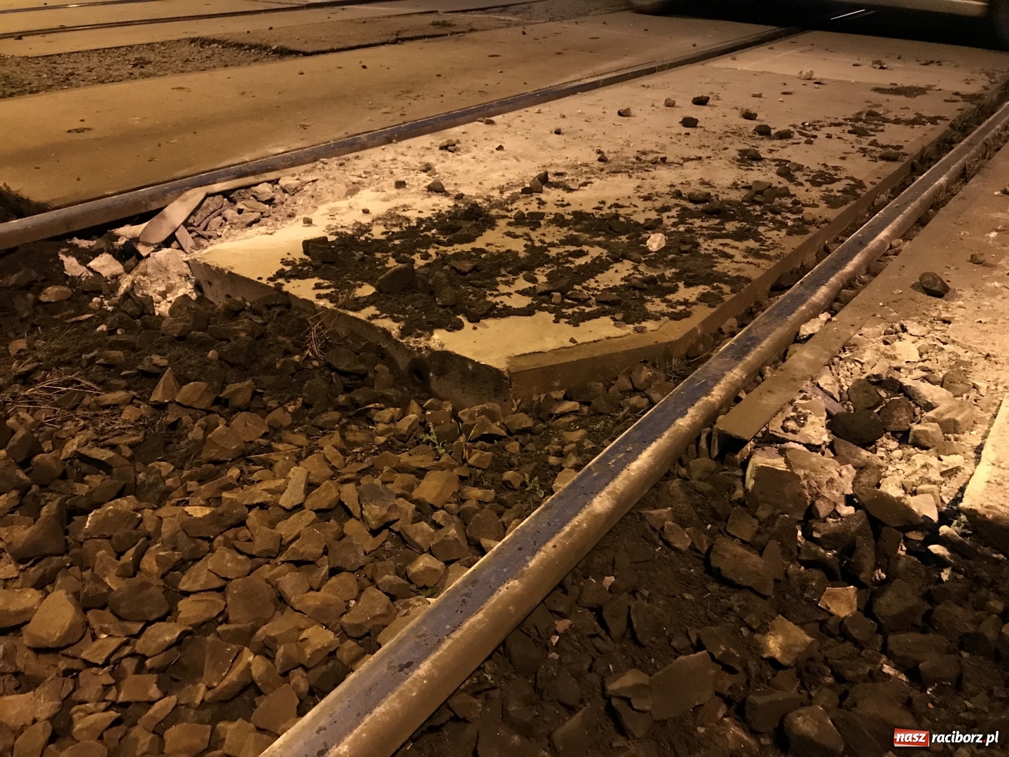 Zdjęcie w galerii na portalu naszraciborz.pl: Uwaga! W Markowicach wykoleił się skład towarowy. Linia na Kędzierzyn-Koźle zablokowana  wiadomości z regionu