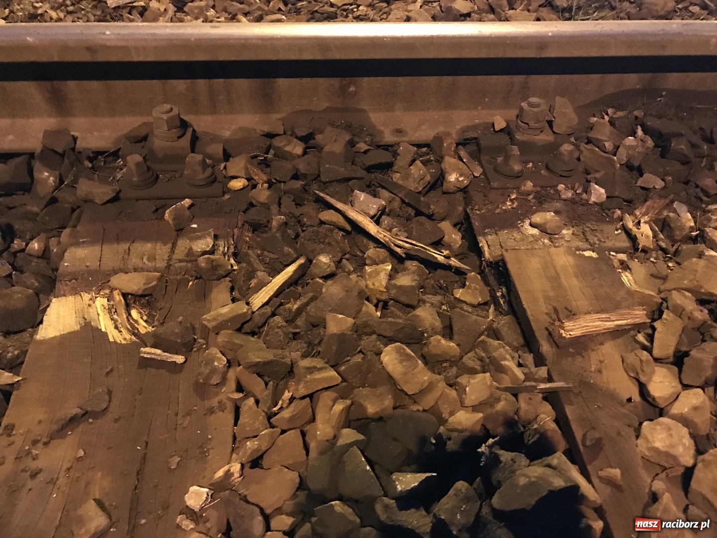 Zdjęcie w galerii na portalu naszraciborz.pl: Uwaga! W Markowicach wykoleił się skład towarowy. Linia na Kędzierzyn-Koźle zablokowana  wiadomości z regionu