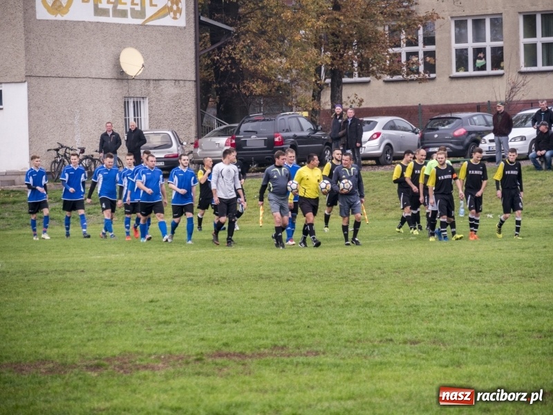 Zdjęcie w galerii na portalu naszraciborz.pl: Samobój Chałupek dał zwycięstwo Brzeziu wiadomości z regionu