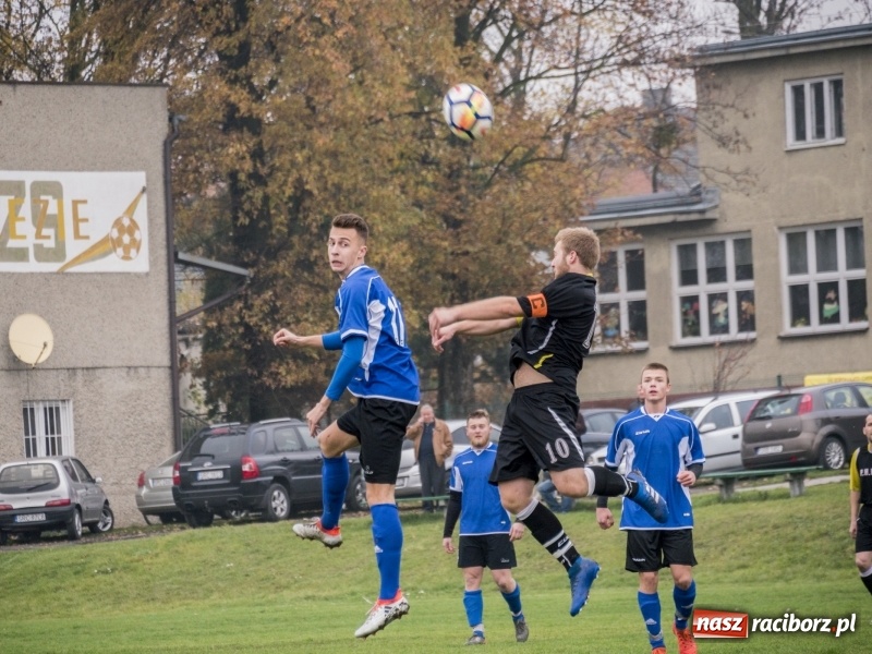 Zdjęcie w galerii na portalu naszraciborz.pl: Samobój Chałupek dał zwycięstwo Brzeziu wiadomości z regionu