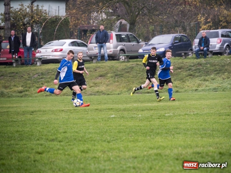 Zdjęcie w galerii na portalu naszraciborz.pl: Samobój Chałupek dał zwycięstwo Brzeziu wiadomości z regionu