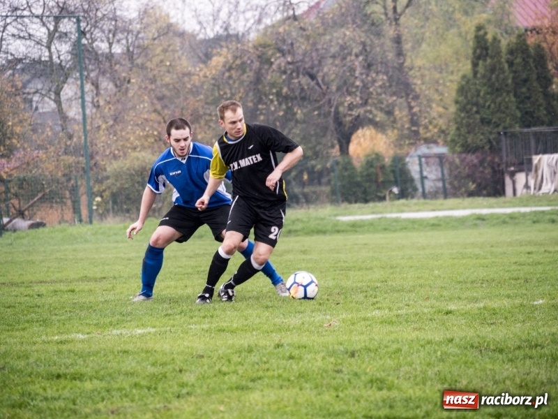 Zdjęcie w galerii na portalu naszraciborz.pl: Samobój Chałupek dał zwycięstwo Brzeziu wiadomości z regionu