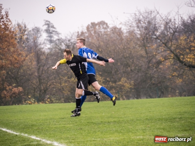 Zdjęcie w galerii na portalu naszraciborz.pl: Samobój Chałupek dał zwycięstwo Brzeziu wiadomości z regionu