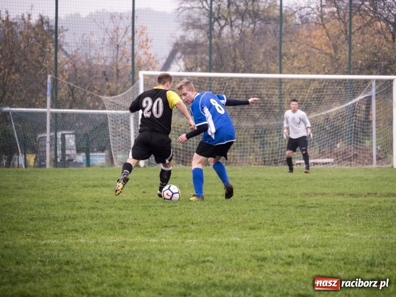 Zdjęcie w galerii na portalu naszraciborz.pl: Samobój Chałupek dał zwycięstwo Brzeziu wiadomości z regionu