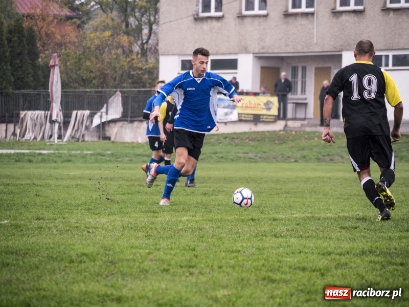 Zdjęcie w galerii na portalu naszraciborz.pl: Samobój Chałupek dał zwycięstwo Brzeziu wiadomości z regionu