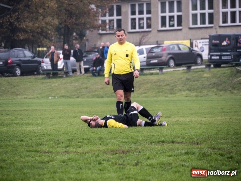 Zdjęcie w galerii na portalu naszraciborz.pl: Samobój Chałupek dał zwycięstwo Brzeziu wiadomości z regionu