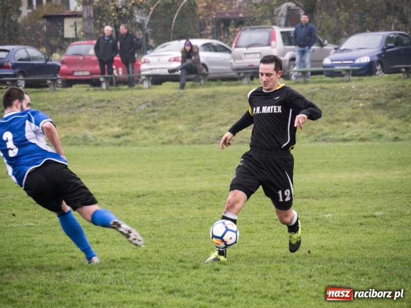 Zdjęcie w galerii na portalu naszraciborz.pl: Samobój Chałupek dał zwycięstwo Brzeziu wiadomości z regionu