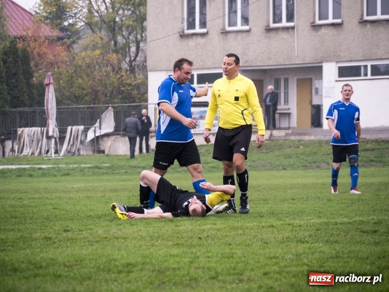 Zdjęcie w galerii na portalu naszraciborz.pl: Samobój Chałupek dał zwycięstwo Brzeziu wiadomości z regionu