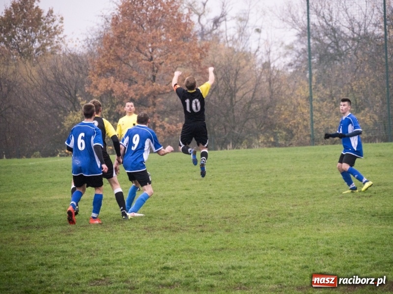 Zdjęcie w galerii na portalu naszraciborz.pl: Samobój Chałupek dał zwycięstwo Brzeziu wiadomości z regionu