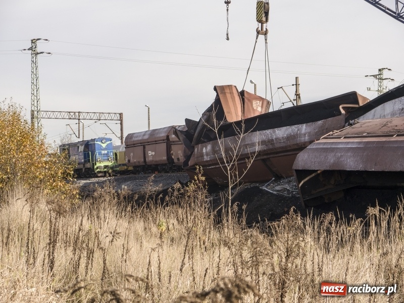 Zdjęcie w galerii na portalu naszraciborz.pl: Wykolejenie w Markowicach. Obraz z lotu ptaka  wiadomości z regionu
