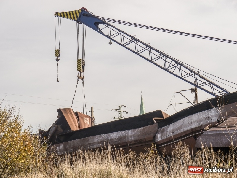 Zdjęcie w galerii na portalu naszraciborz.pl: Wykolejenie w Markowicach. Obraz z lotu ptaka  wiadomości z regionu