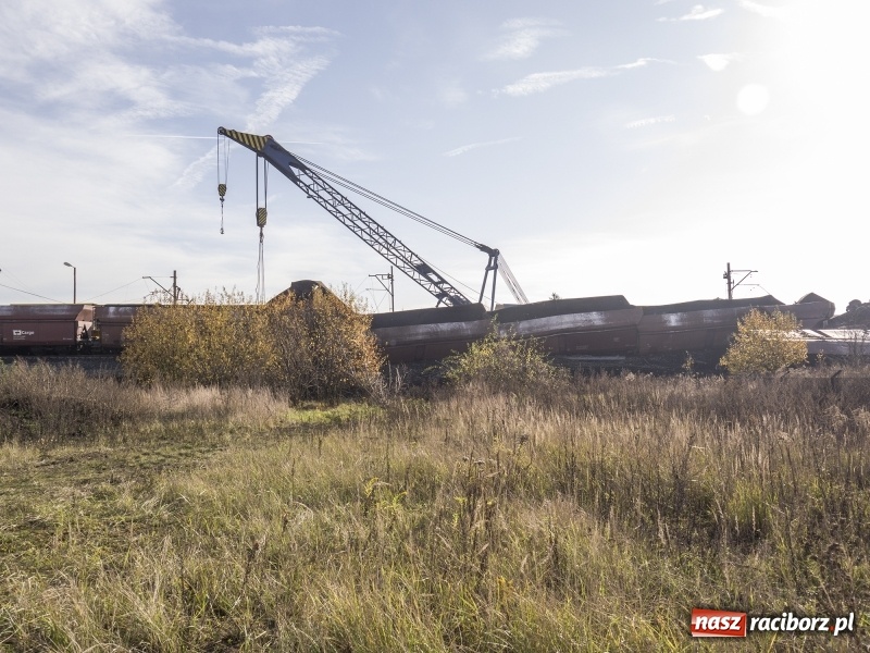 Zdjęcie w galerii na portalu naszraciborz.pl: Wykolejenie w Markowicach. Obraz z lotu ptaka  wiadomości z regionu