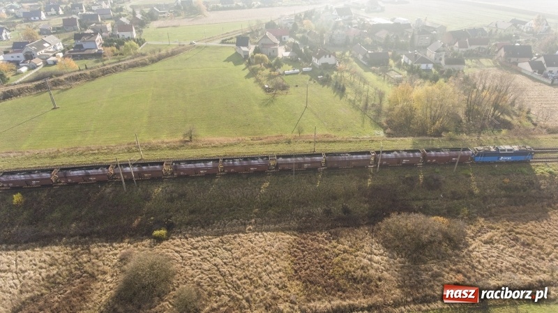 Zdjęcie w galerii na portalu naszraciborz.pl: Wykolejenie w Markowicach. Obraz z lotu ptaka  wiadomości z regionu