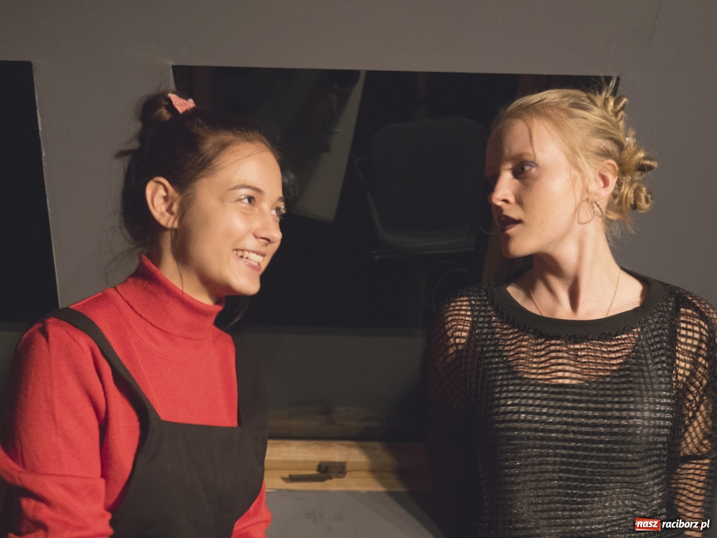 Zdjęcie w galerii na portalu naszraciborz.pl: Premiera komedii Planeta Kobiet grupy Irrealis wiadomości z regionu