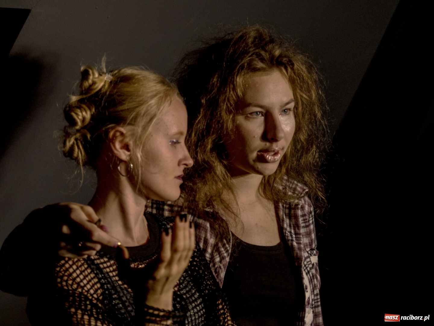 Zdjęcie w galerii na portalu naszraciborz.pl: Premiera komedii Planeta Kobiet grupy Irrealis wiadomości z regionu