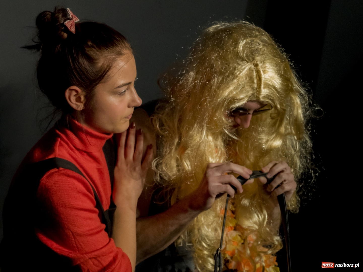 Zdjęcie w galerii na portalu naszraciborz.pl: Premiera komedii Planeta Kobiet grupy Irrealis wiadomości z regionu