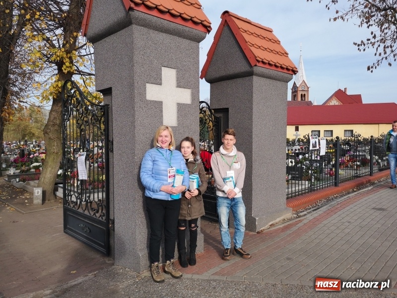 Zdjęcie w galerii na portalu naszraciborz.pl: W Kuźni Raciborskiej kwestowali po raz trzynasty wiadomości z regionu