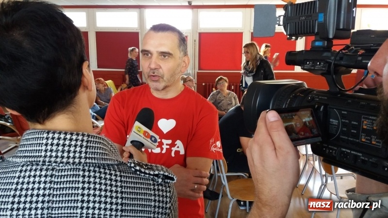 Zdjęcie w galerii na portalu naszraciborz.pl: Pomocna Dłoń z szansą na Mobilną Szkołę. Będą uczyć na podwórkach wiadomości z regionu